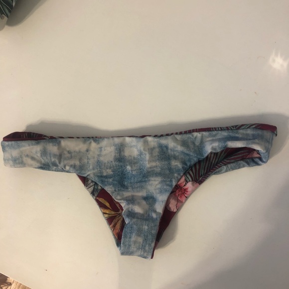 Reversible billabong bottoms - Picture 4 of 6